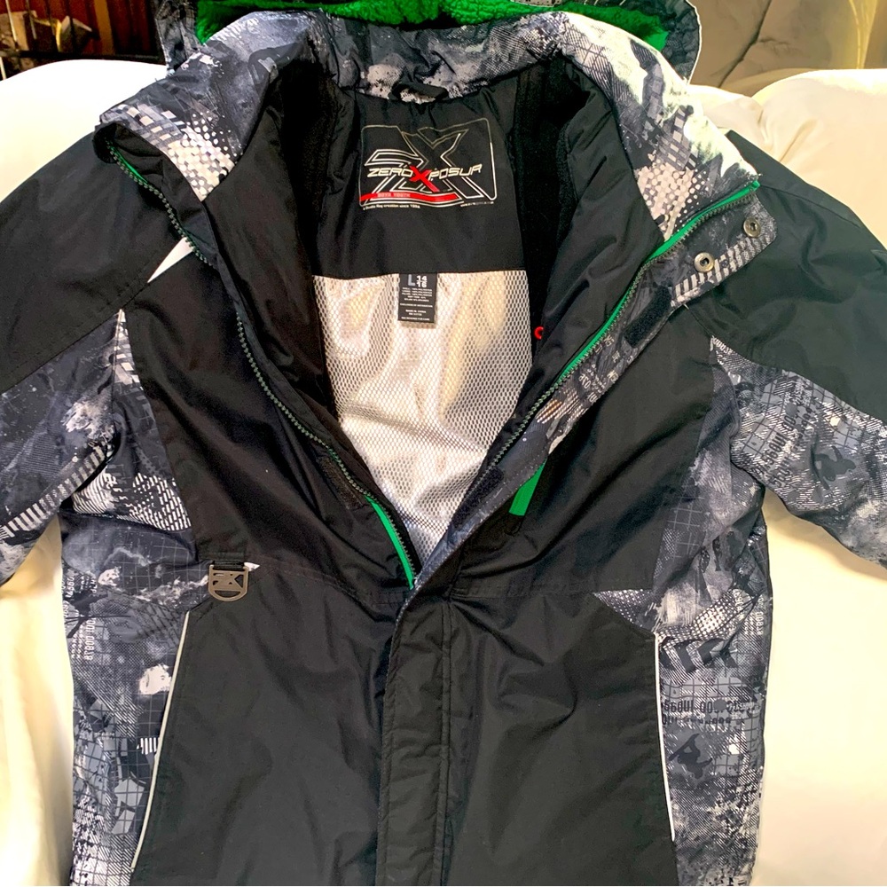 Very nice ZeroXposur brand Boys Youth Large 14/16 winter coat.